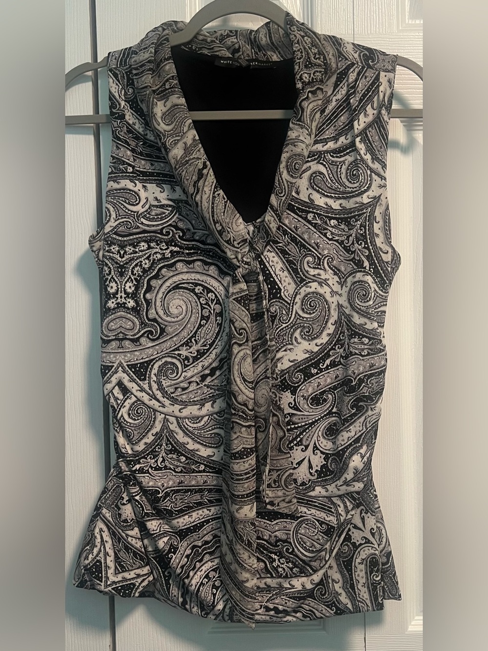 White House Black Market Sleeveless Black & Gray Paisley Tie-Neck Top